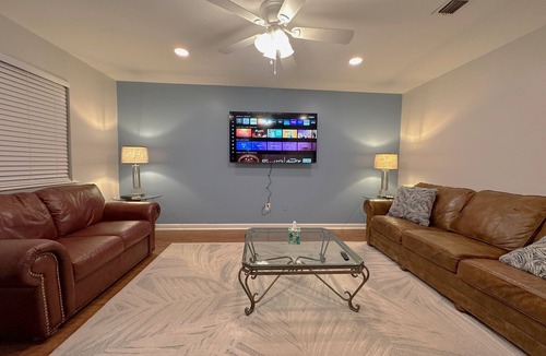Kingsland Apartment | The Captain's Quarters in The Kings Land