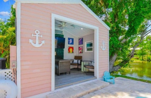 Madeira Beach House | The Champagne & Sunshine House - Glam Girls Getaway