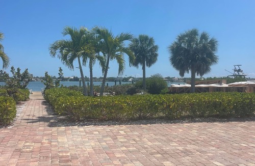 Nokomis Cottage | The Chelsea Cottage, Charming 1 bed 1 bath on privately own bayfront property.