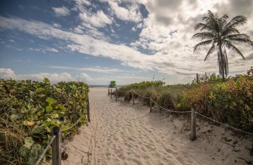 Flamingo/Lummus Hotel | The Cove By Renzzi