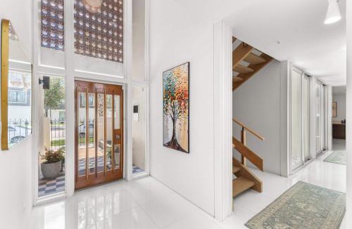 Davis Islands House | The Cove - Davis Island Estate