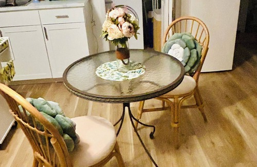 Lakeland Cottage | The Cozy Cottage 1 bedroom plus studio bed and 2 bathrooms in charming Lakeland