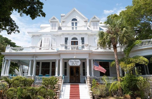 Historic Seaport Apartment | The Curry Poolside | Ground Floor King
