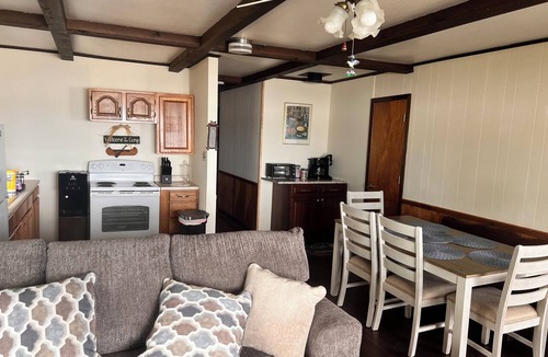 Richfield Springs Cabin | The Eagles Nest A Charming 4-bedroom cabin on Lake Canadarago