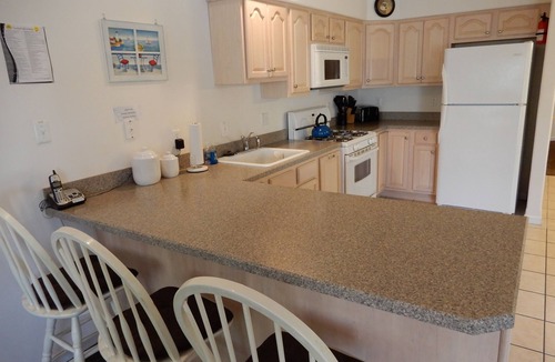 Wildwood Condo | The East Magnolia Ave Condo Association! 4BR, 2BA, POOL, 2 DECKS, GRILLS!