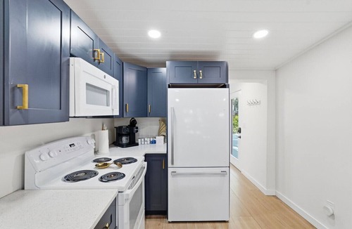 Weeki Wachee Gardens House | The Fancy Fin- Near Roger's Park and Main River, Waterslide, Kayaks, Gulf Access