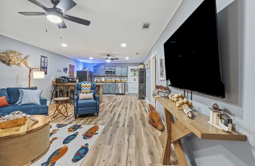 Freeport House | The Fish House - Calling All Fishermen & Beach Lovers - Quiet Coastal Retreat