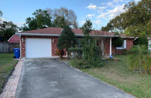 Bearss Plaza Villa | The Flo's House