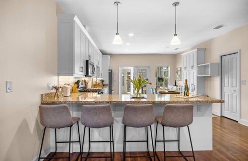 Gainesville House | The Gator Grove Retreat