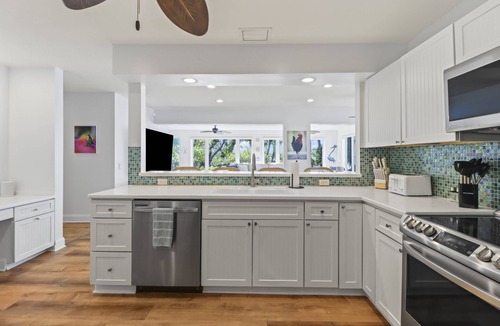 Big Coppitt Key House | The Great Escape: 3BR Waterfront Retreat, Heated Pool, Stunning Sunsets & Just Minutes to Key West