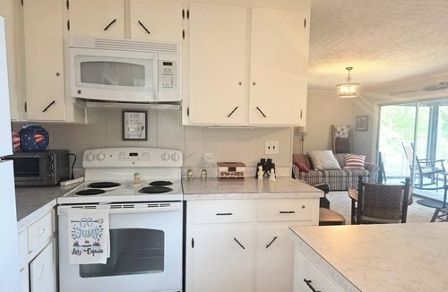 Abbeville House | The Happy Place - A flat lot without any steps to the dock!