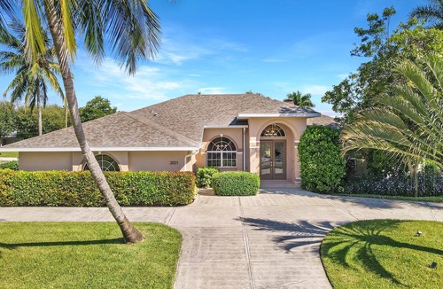 Caloosahatchee House | The Haven Getaway, ☼ King Beds ☼ Heated Pool/Spa ☼ Private Oasis