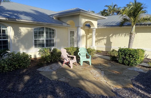Pine Island Center House | The Island House on Pine Island with heat-pump heated most privacy pool