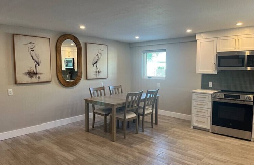 Mid Island Apartment | The June at Coconut Cove
