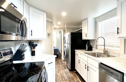 Clermont House | The Lakeview House - Pet friendly tiny home on the lake in Clermont