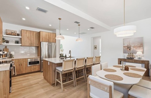 Alta Vista House | The Legacy Trail Oasis Luxe Pool + Rooftop Deck