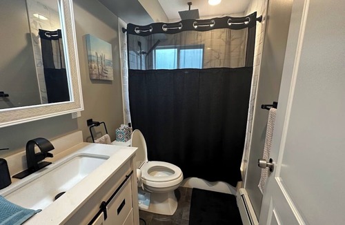 Lido Beach Apartment | The Long Beach Gem is a Cozy 3-bedroom apt with a 5min walk to the beach