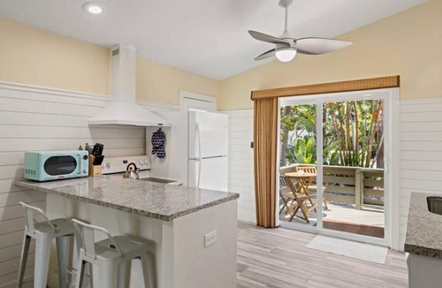 Sanibel House | The Palms Cottage One- A Green Haven on Sanibel