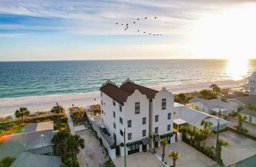 Bahama Beach House | The Pearl of Panama III | Gulf-Front | Sleeps 52 | 18 Bedrooms | Golf Cart/Bikes