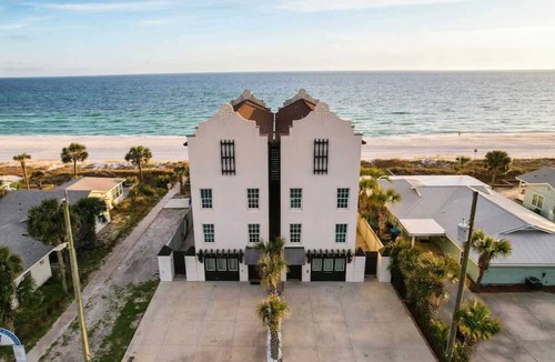 Bahama Beach House | The Pearl of Panama III | Gulf-Front | Sleeps 52 | 18 Bedrooms | Golf Cart/Bikes