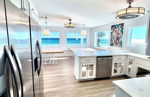 Bahama Beach House | The Pearl of Panama II | 9BR Gulf Views | Bikes/Carts