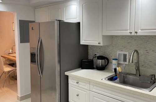 Hollywood South Central Beach Condo | The Perfect Getaway for a Relaxing Beach Vacation! 2 queen beds, and sofa bed !