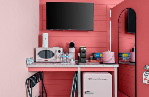 Port St. Joe Condo | The Pink Flamingo - Private Boutique Motel, Heated Pool, Sleeps 28, Near Beach!