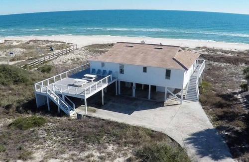 Plantation House | THE QUINTESSENTIAL BEACHFRONT HOME!