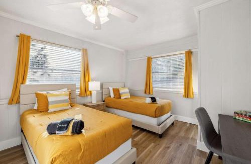 Gainesville House | The Retreat on 43rd - 3mi to UF & Shands , Pets