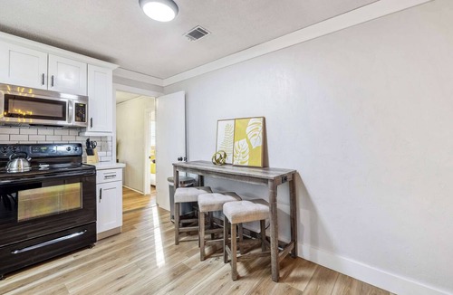 Gainesville House | The Retreat on 43rd | 3mi to UF & Shands Pets
