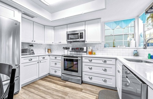 Beach Park House | The Roland Villa - For 12ppl