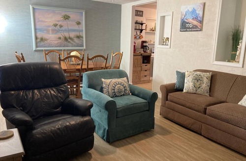 Elizabeth Mcbrides Raulersons House | The Selah House: Your Charming Home Away From Home Near Riverwalk & Beaches