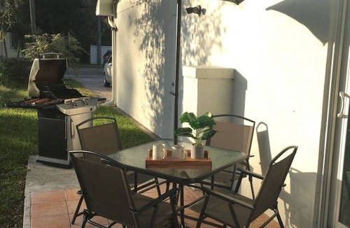 Sarasota House | The Serene Retreat near Siesta Key and Downtown Sarasota