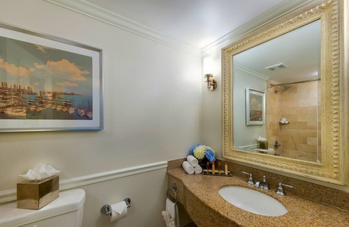 Daytona Beach Shores Hotel | The Shores | Coastal King Balc | Beach yoga, spa, s’mores