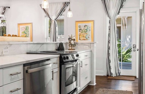Seacrest House | The Story House Cottage with Pool, Bikes & Beach