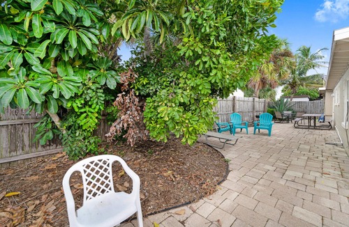 Melbourne Beach House | The Surf HousenSingle Family Home - Deeded Beach Access