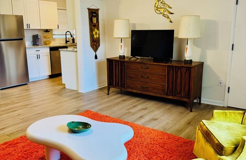 Deltona Lakes House | The Velvet Leaf