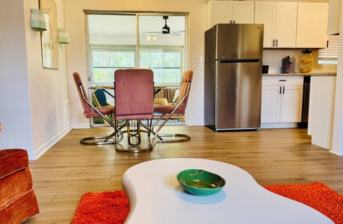 Deltona Lakes House | The Velvet Leaf