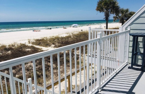 Southport House | The VIEW! THE VIEW! VERY PRIVATE! with GARAGE! JUST ENDLESS BEAUTY!