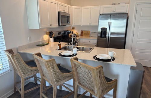 Candler House | The Villages-Adorable Patio Villa with golf car located close to entertainment.