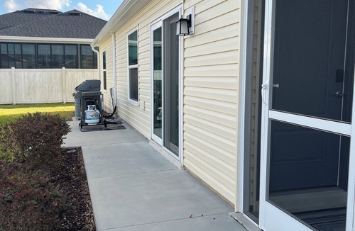 Okahumpka Villa | The Villages Florida - Cozy 2 Bedroom 2 Bath villa in Village of Lake Denham!