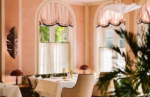 Palm Beach Hotel | The Vineta Hotel