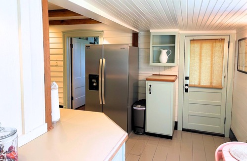 Thomasville House | The Walcott Cottage: Walkable Historic Retreat in Thomasville