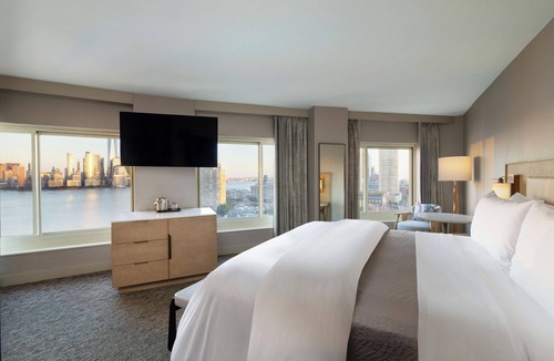 The Waterfront Hotel | The Westin Jersey City Newport