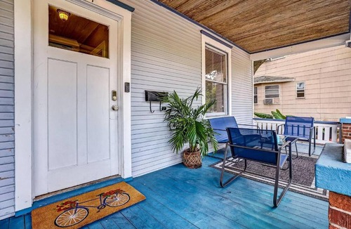 Riverside Apartment | The White Len