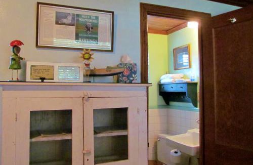 Cross Creek Hotel | The Yearling Cabins