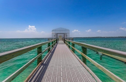 Navarre Beach Apartment | Third-Floor Studio with Shared Pool Sound View High-Speed WiFi & Central AC