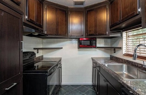 Conway House | This quite retreat in the heart of Orlando. Located on a peaceful one lane road.
