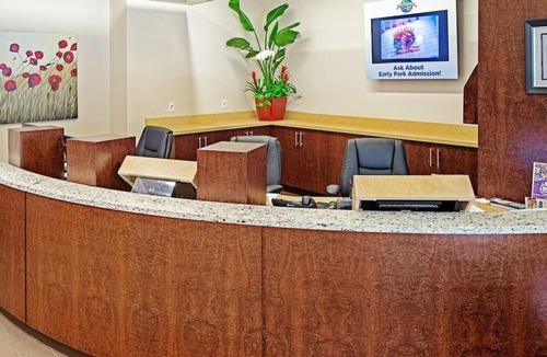 Florida Central Atlantic Coast Resort | Three Comfortable Units, Mini-Golf and Basketball, Fun! Free Wifi, Theme Parks