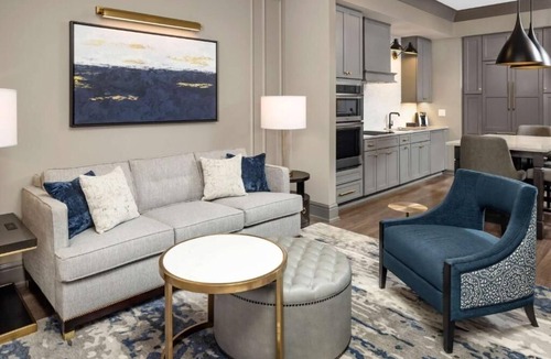 Ansonborough Hotel | Three Downtown Suite w/Kitchen & Balcony l Close to King St & Market